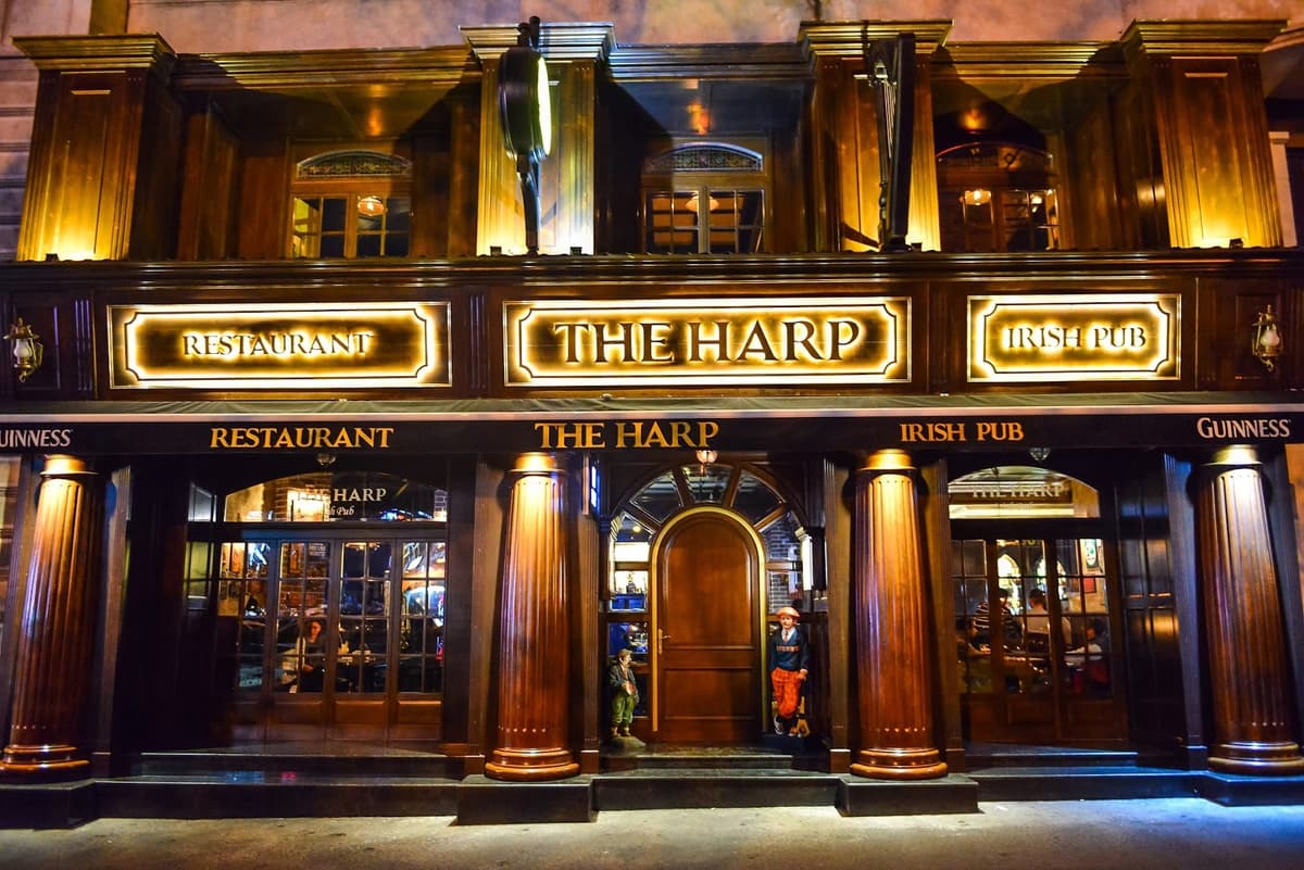 The Harp Irish Pub